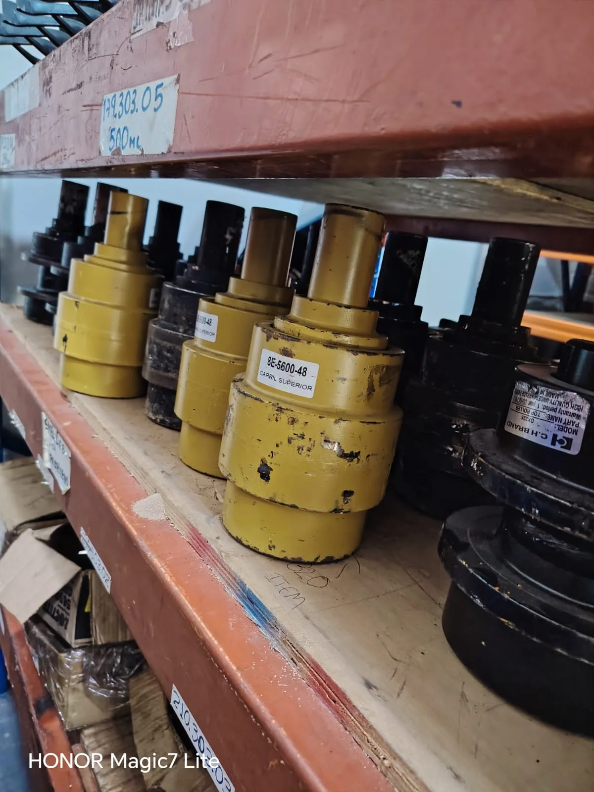 Stock real de repuestos de tren de rodaje en bodega Energiminas, Cali
